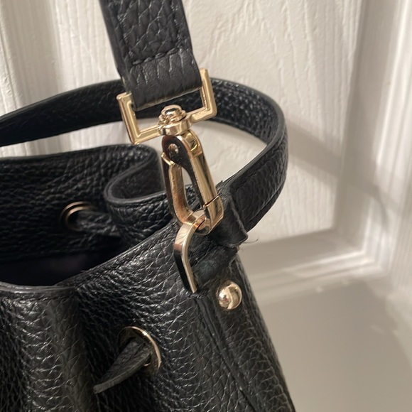 Kate Spade bucket purse, gold accent - Picture 4 of 5